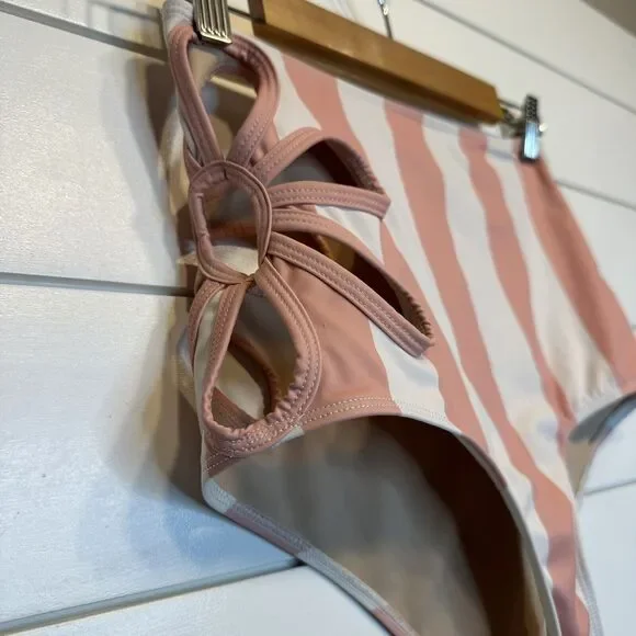 Kortni Jeane Swimsuit Small Medium Pink Black White Cut Out Flower Skirt Top - Picture 10 of 16